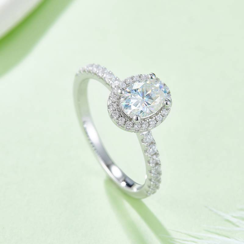 Affordable Luxury蛋形S925银镀白金MoissaniteWomen's Ring1.0ctD级